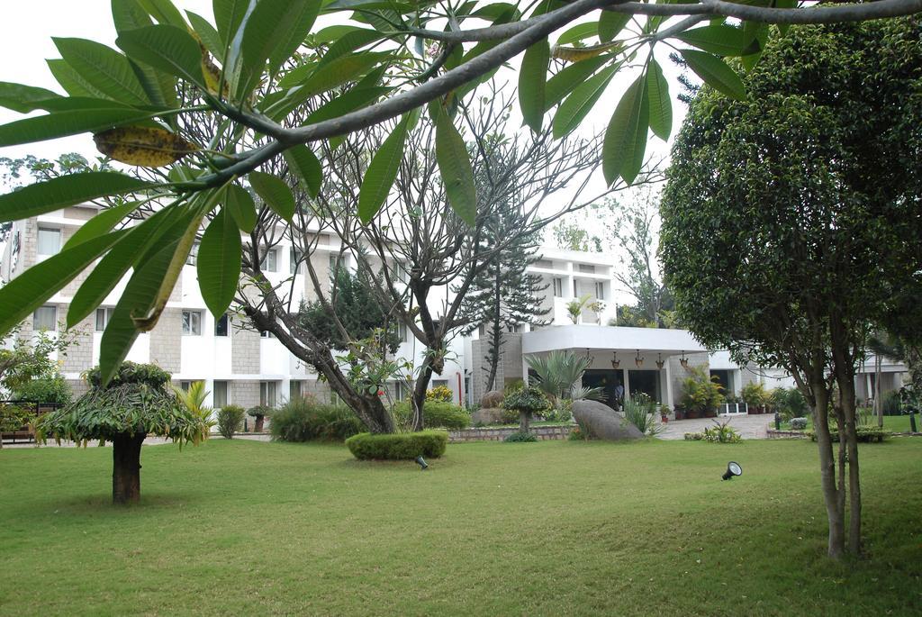 Hassan Ashok Hotel Exterior photo